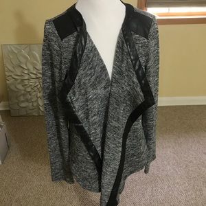 Silver and black open sweater - Size Large